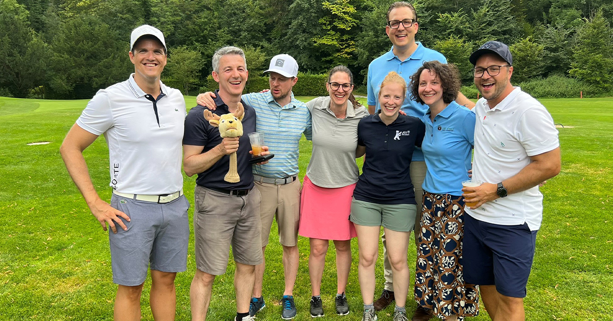 Gruppenbild JCI-Mitglieder auf dem Golfplatz